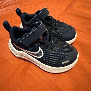 Nike Downshifter 12 Next Nature little kids size 6 wore once